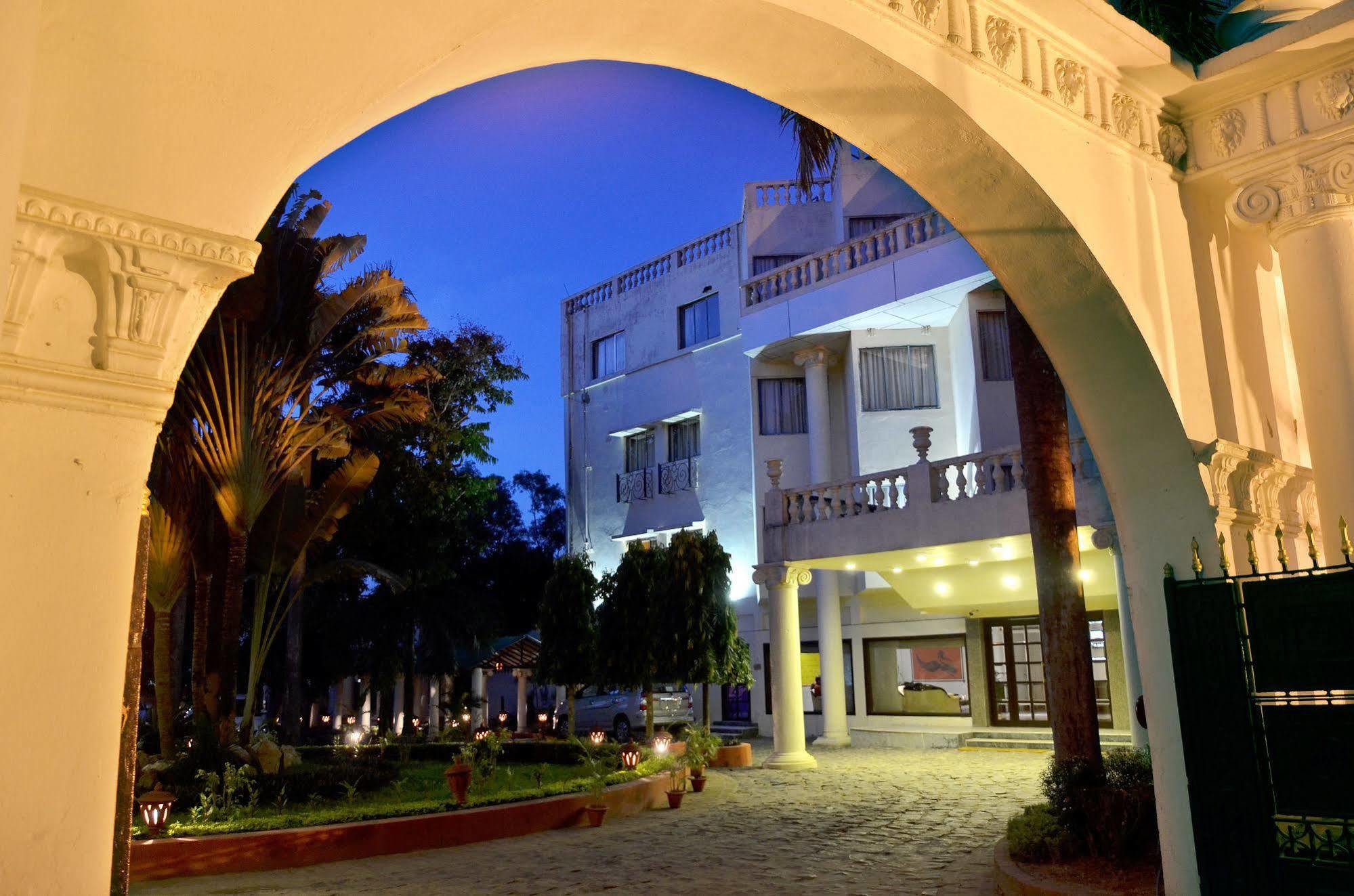 Regenta Camellia Resort And Spa Bolpur Buitenkant foto